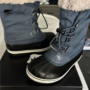 Sorel Blue and Black Winter Boots